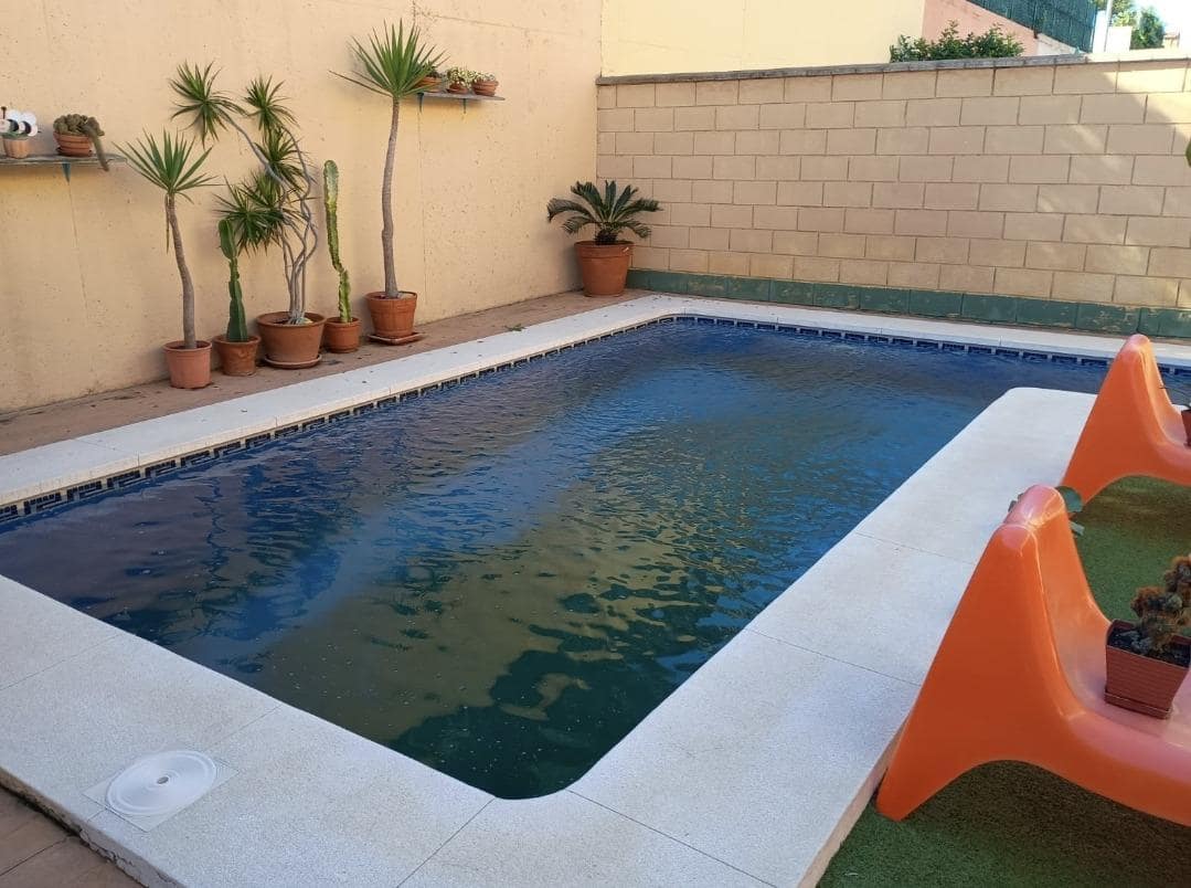 3 Zimmer Villa zu verkaufen in Algeciras - 310.000 € (Ref: 9468483)