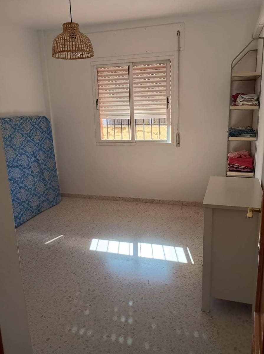 3 Zimmer Villa zu verkaufen in Algeciras - 310.000 € (Ref: 9468483)