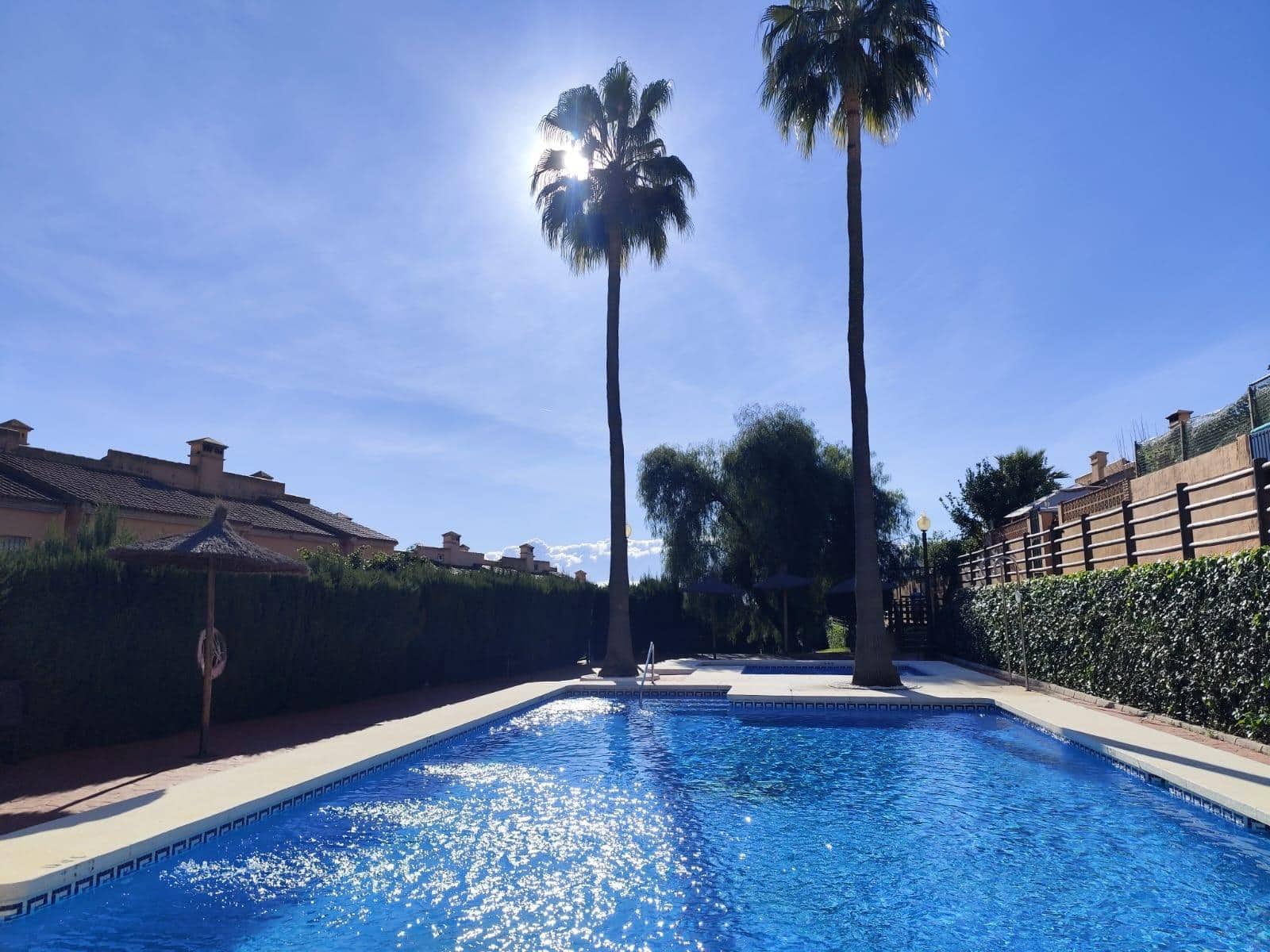 3 quarto Moradia Geminada para venda em La Linea de la Concepcion com piscina - 288 000 € (Ref: 9468625)