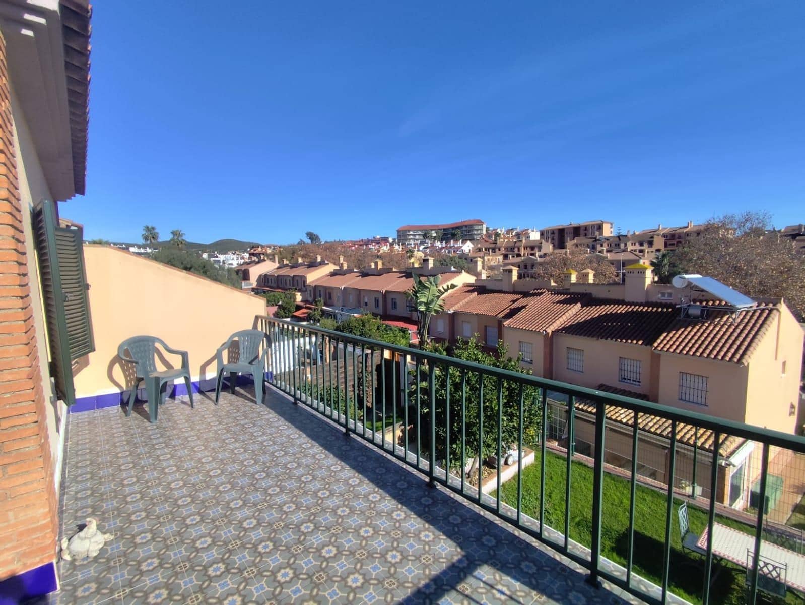 3 quarto Moradia Geminada para venda em La Linea de la Concepcion com piscina - 288 000 € (Ref: 9468625)