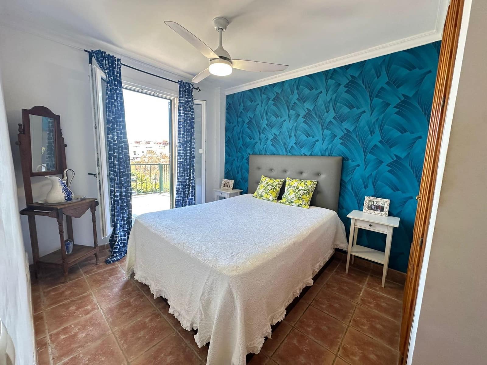 3 quarto Moradia Geminada para venda em La Linea de la Concepcion com piscina - 288 000 € (Ref: 9468625)