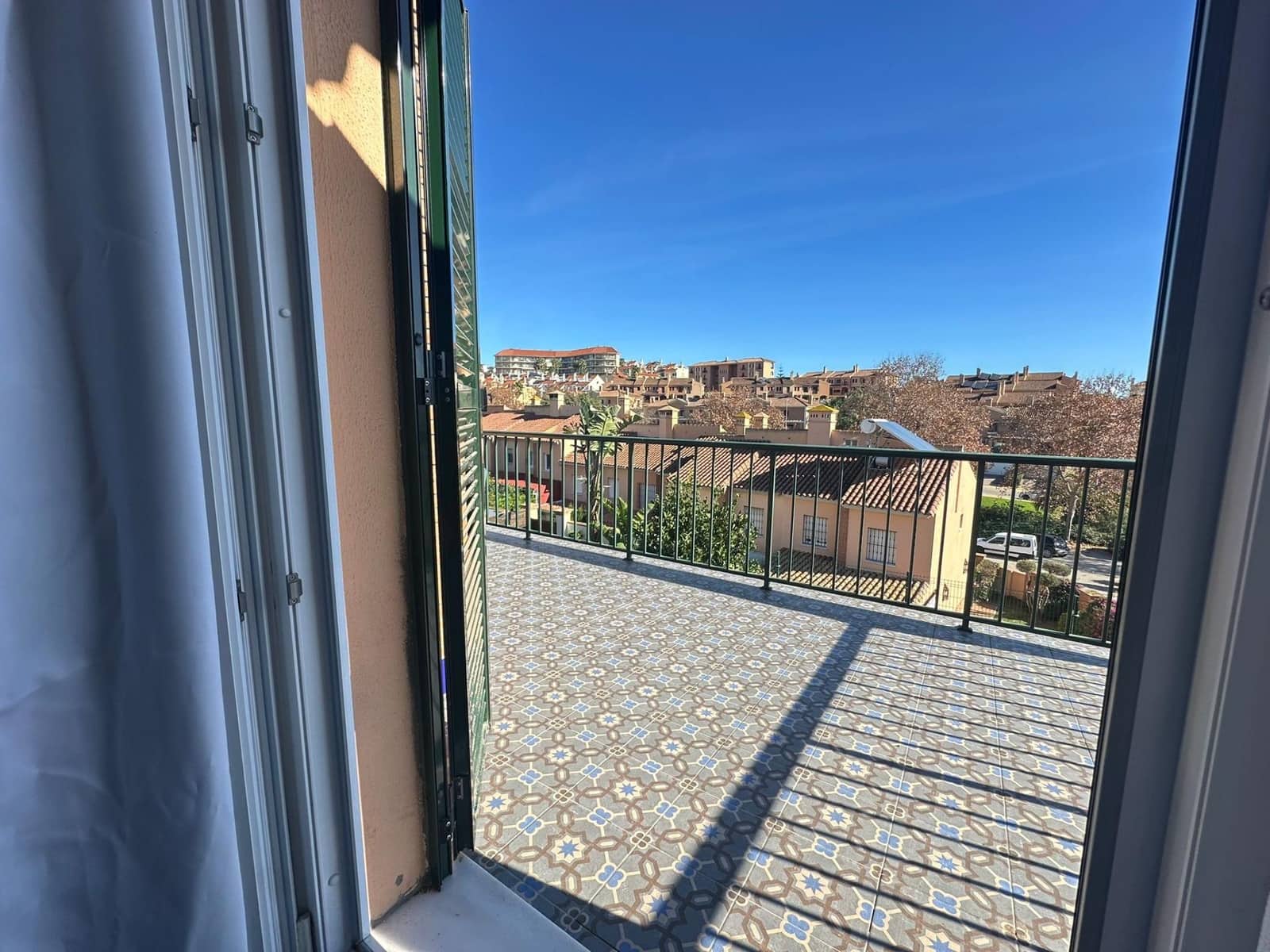 3 quarto Moradia Geminada para venda em La Linea de la Concepcion com piscina - 288 000 € (Ref: 9468625)