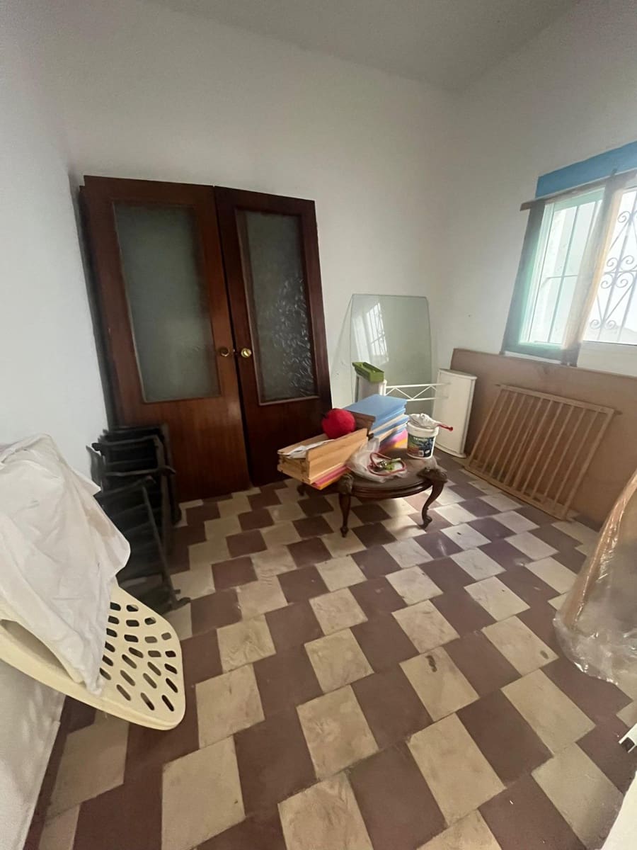 Piso de 3 habitaciones en Algeciras en venta - 110.000 € (Ref: 9468626)