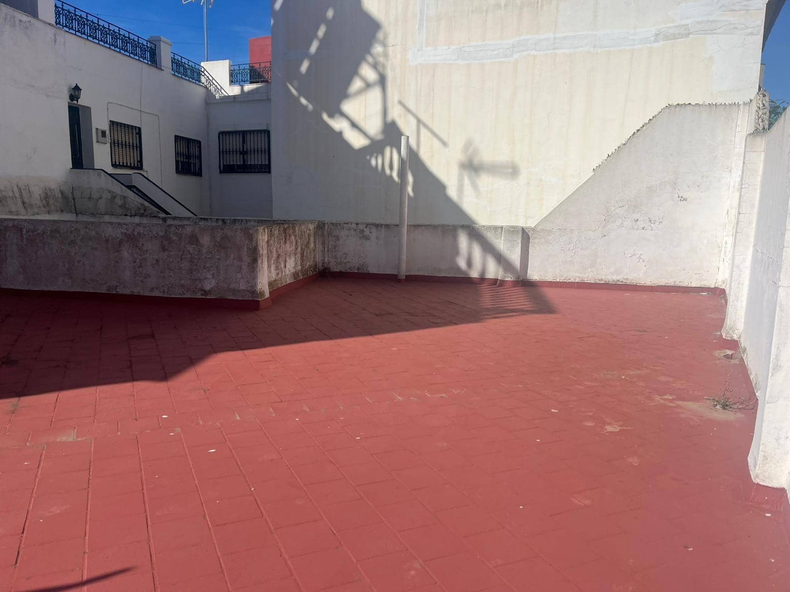 Piso de 3 habitaciones en Algeciras en venta - 110.000 € (Ref: 9468626)