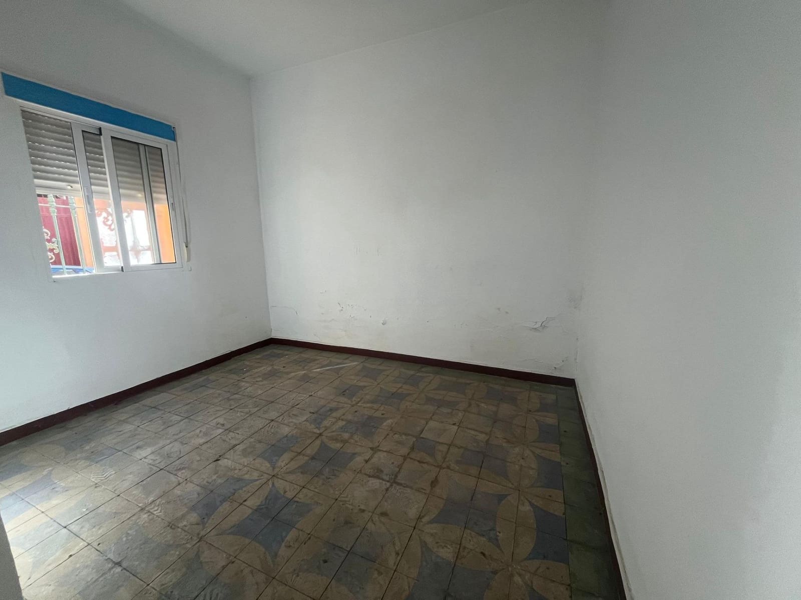 Piso de 3 habitaciones en Algeciras en venta - 110.000 € (Ref: 9468626)
