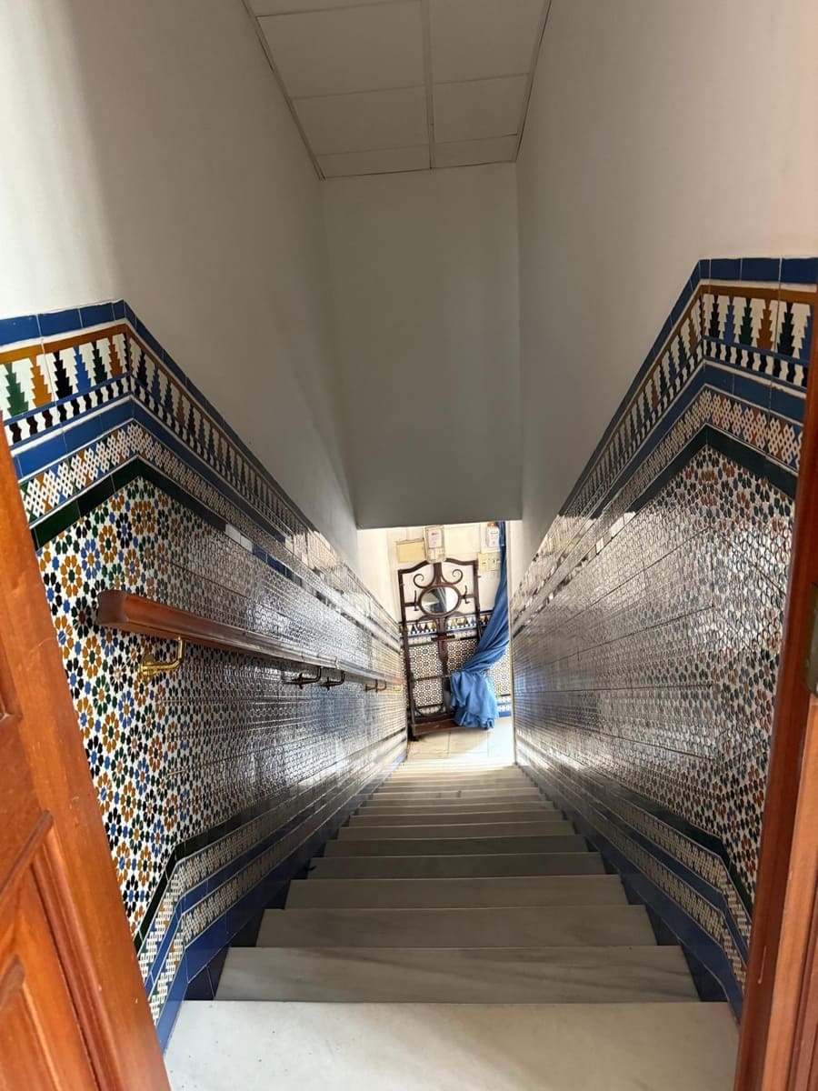 Casa de 8 habitaciones en Algeciras en venta - 399.990 € (Ref: 9468627)