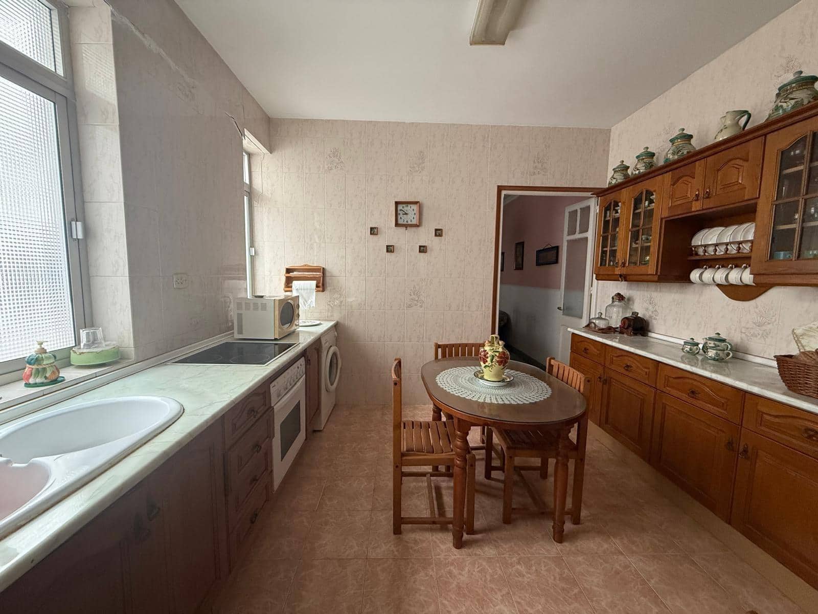 Casa de 8 habitaciones en Algeciras en venta - 399.990 € (Ref: 9468627)