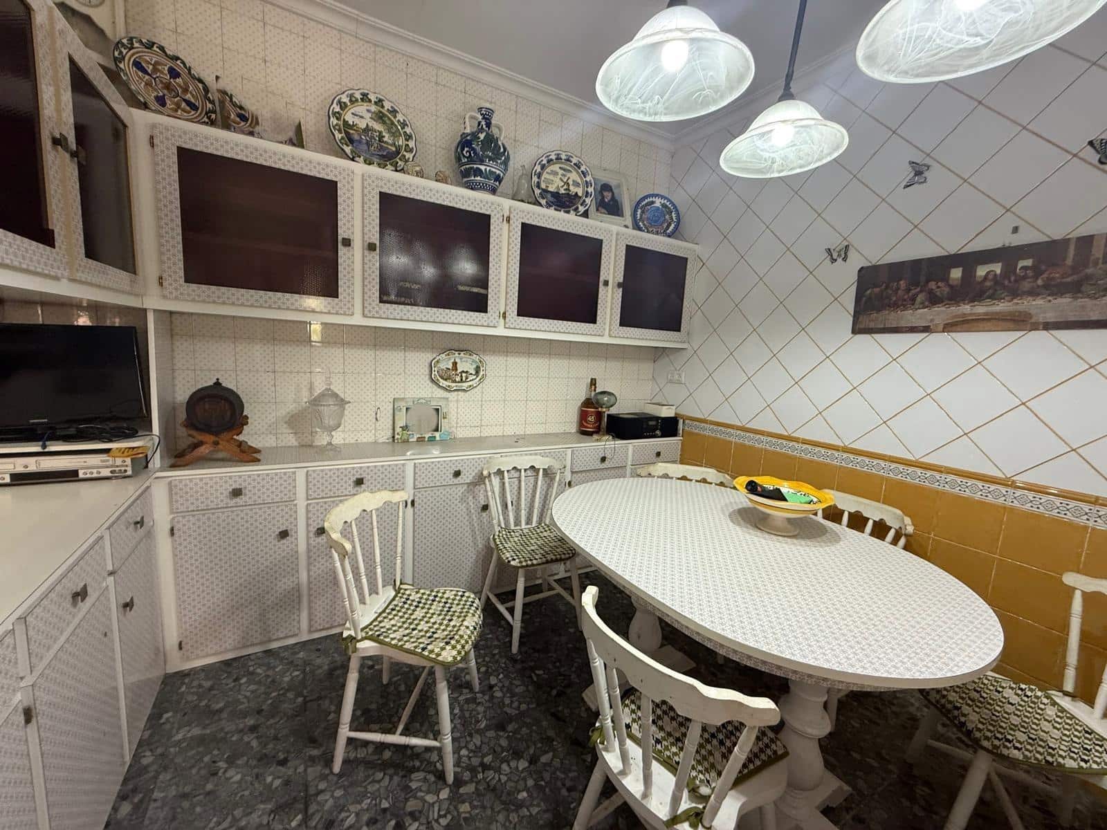 Casa de 8 habitaciones en Algeciras en venta - 399.990 € (Ref: 9468627)