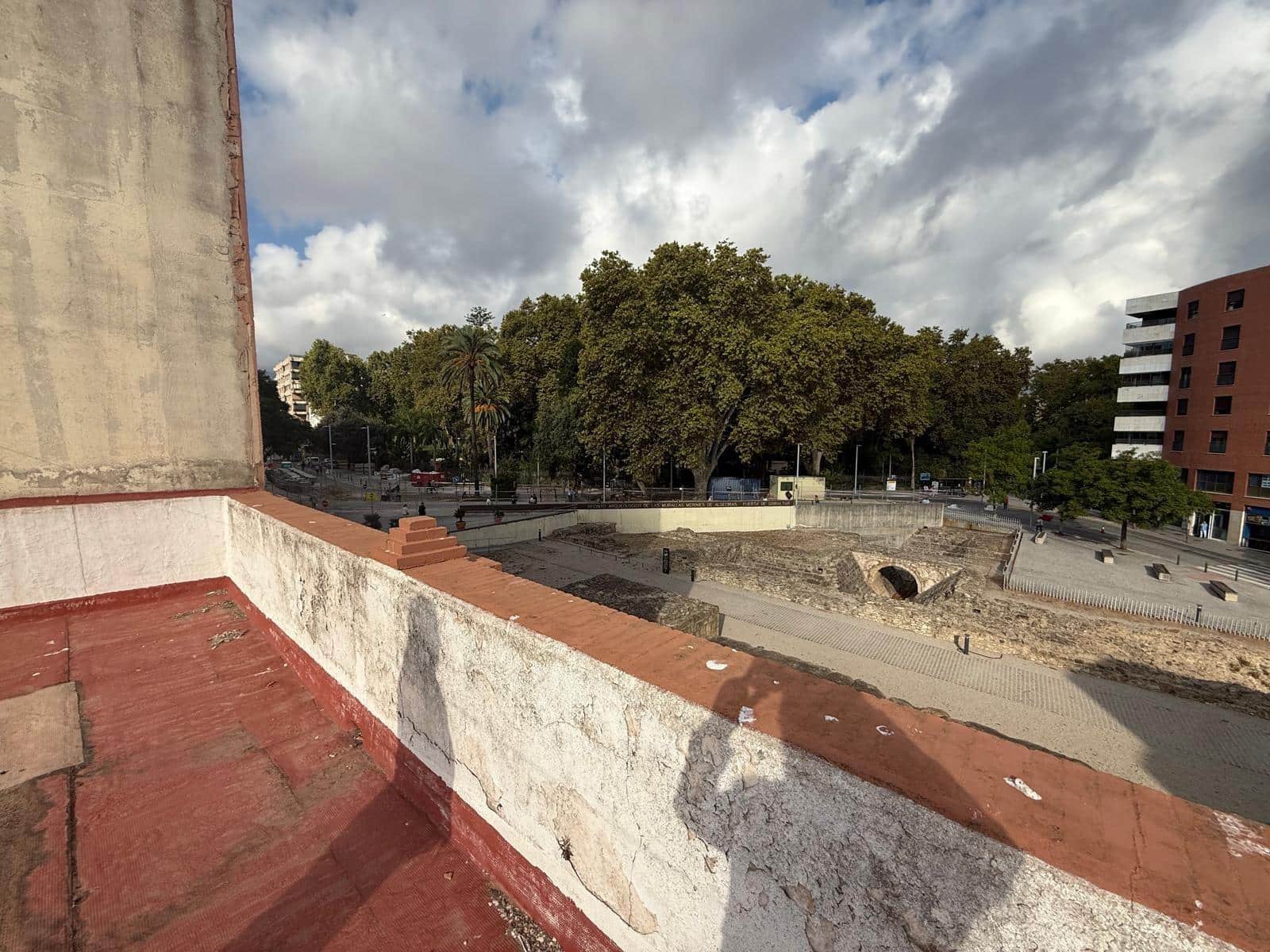 Casa de 8 habitaciones en Algeciras en venta - 399.990 € (Ref: 9468627)