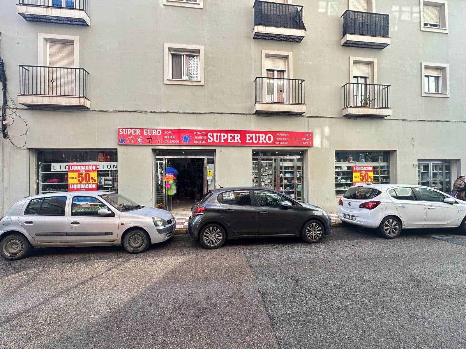 Kaupallinen myytävänä paikassa La Linea de la Concepcion - 350 000 € (Ref: 9472972)