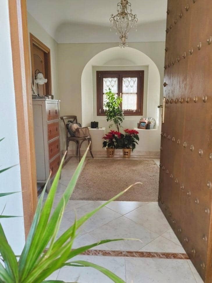 4 Zimmer Villa zu verkaufen in Los Barrios mit Garage - 745.000 € (Ref: 9530518)