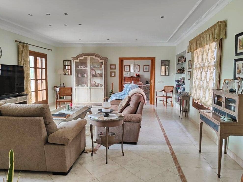 4 Zimmer Villa zu verkaufen in Los Barrios mit Garage - 745.000 € (Ref: 9530518)