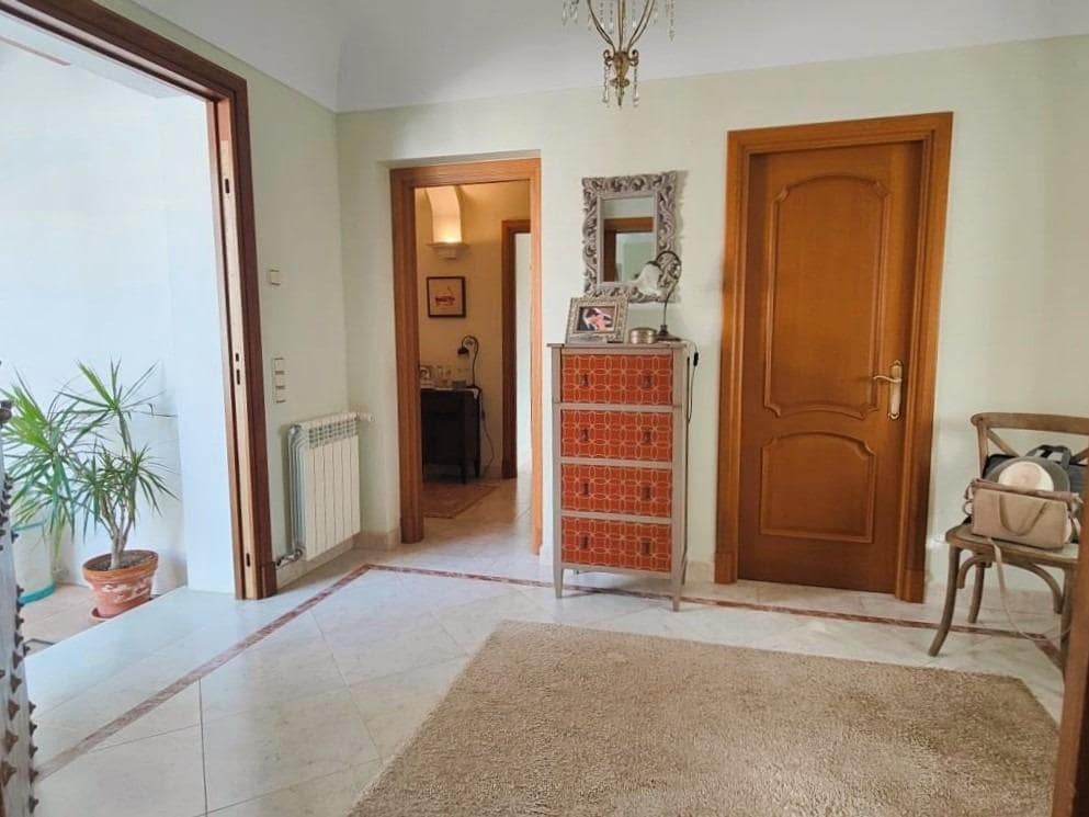4 Zimmer Villa zu verkaufen in Los Barrios mit Garage - 745.000 € (Ref: 9530518)