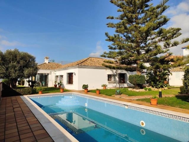 4 Zimmer Villa zu verkaufen in Los Barrios mit Garage - 745.000 € (Ref: 9530518)