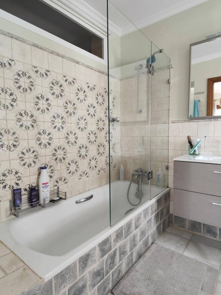 4 Zimmer Villa zu verkaufen in Los Barrios mit Garage - 745.000 € (Ref: 9530518)