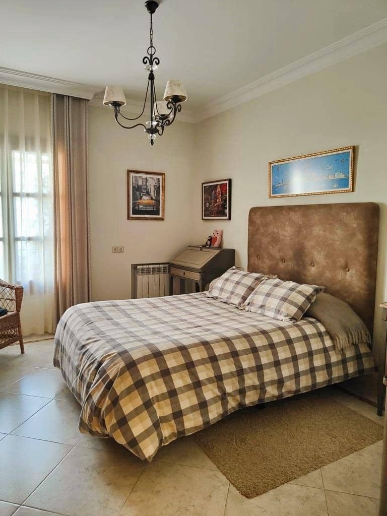 4 Zimmer Villa zu verkaufen in Los Barrios mit Garage - 745.000 € (Ref: 9530518)