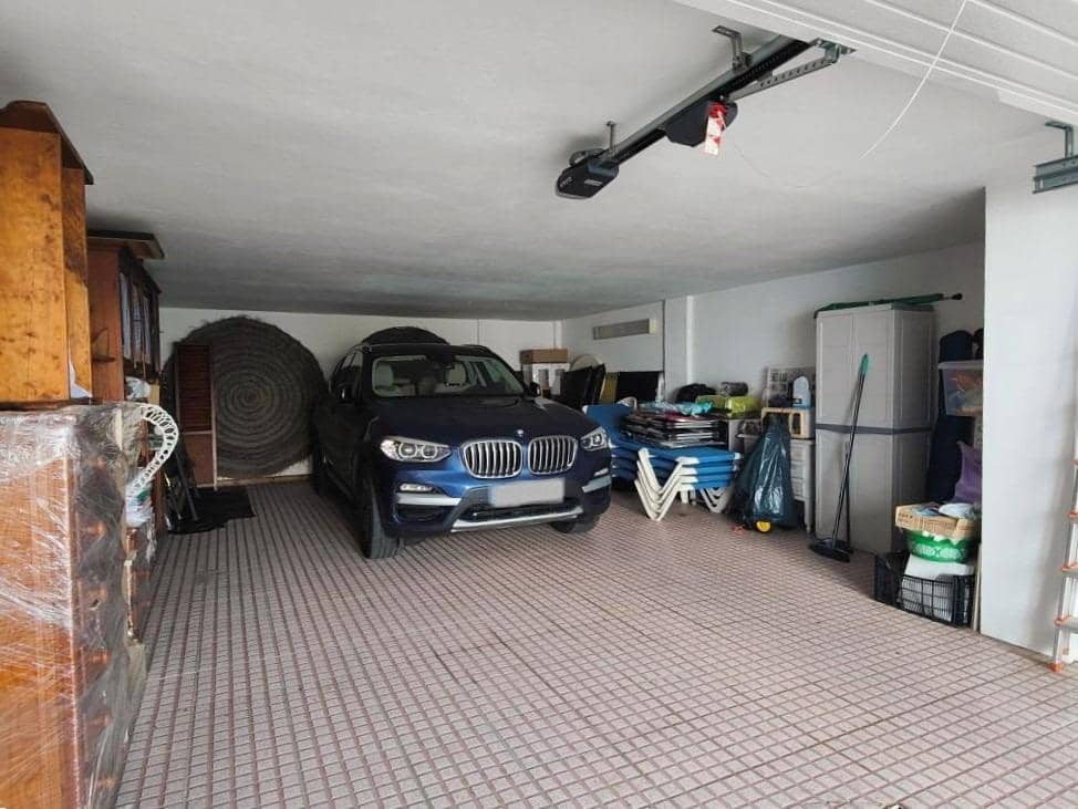 4 Zimmer Villa zu verkaufen in Los Barrios mit Garage - 745.000 € (Ref: 9530518)