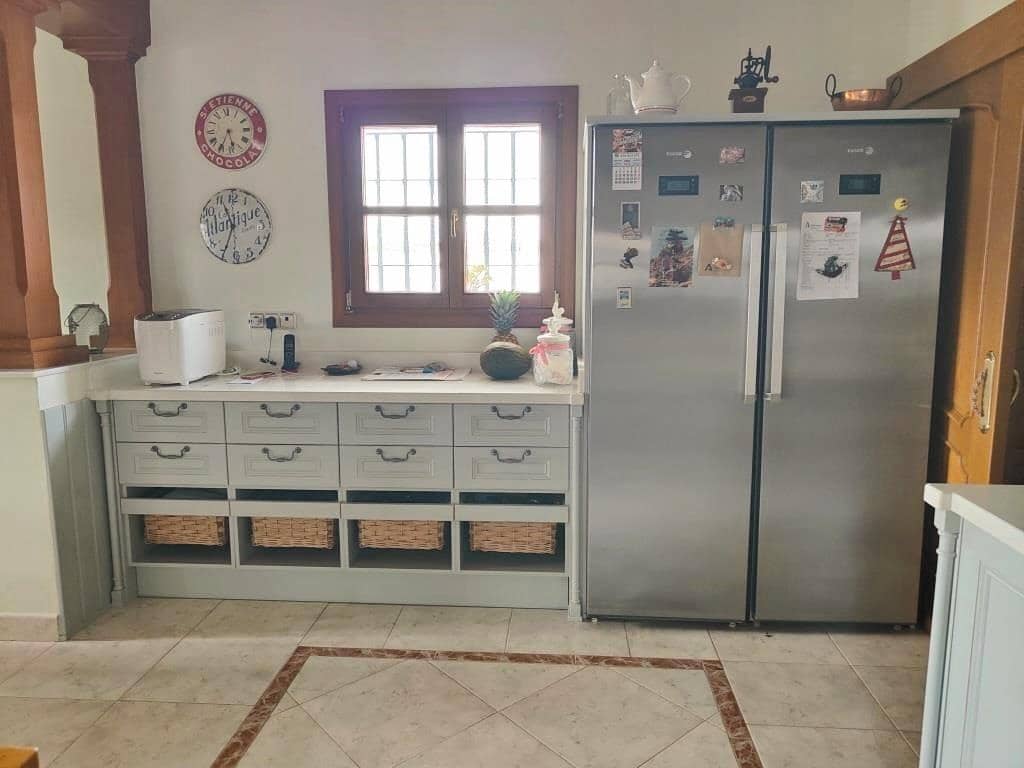 4 Zimmer Villa zu verkaufen in Los Barrios mit Garage - 745.000 € (Ref: 9530518)