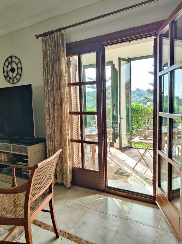 4 Zimmer Villa zu verkaufen in Los Barrios mit Garage - 745.000 € (Ref: 9530518)