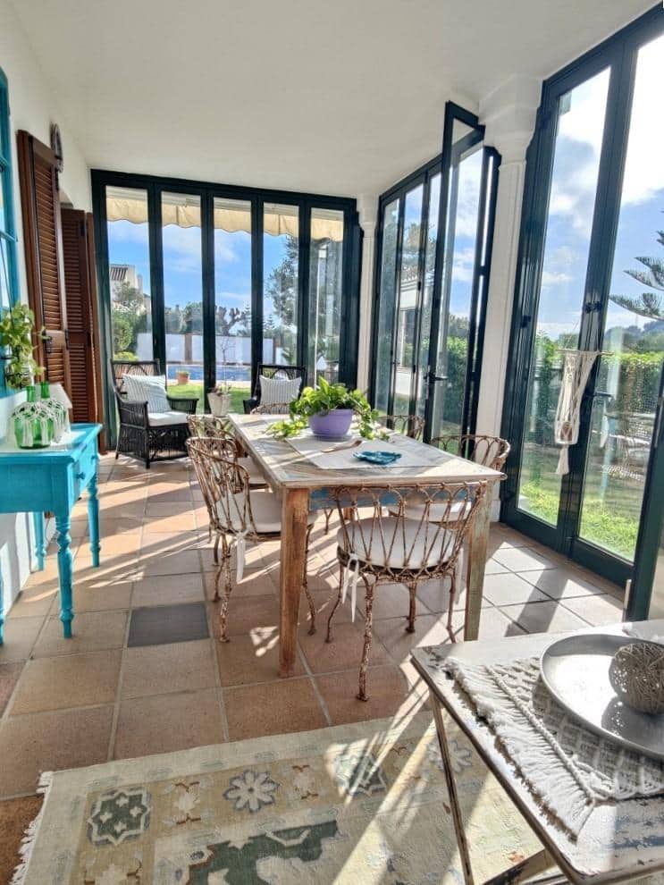 4 Zimmer Villa zu verkaufen in Los Barrios mit Garage - 745.000 € (Ref: 9530518)