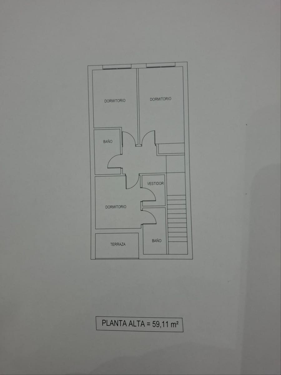 4 sovrum Radhus till salu i La Linea de la Concepcion med pool - 365 000 € (Ref: 9543600)