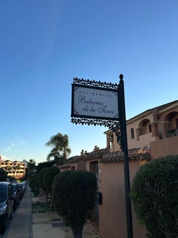 4 sovrum Radhus till salu i La Línea de la Concepción med pool - 365 000 € (Ref: 9543600)