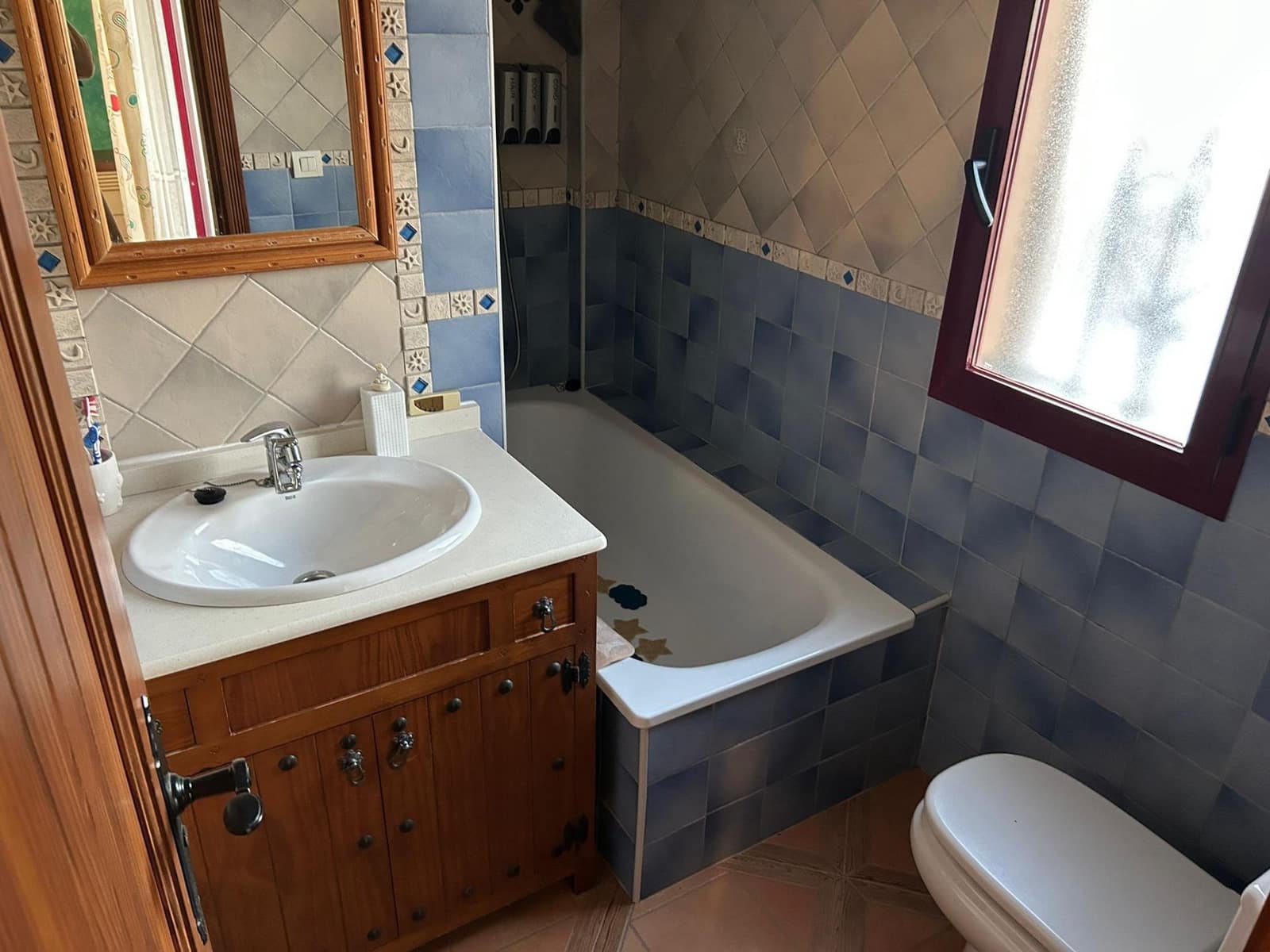 4 sovrum Radhus till salu i La Linea de la Concepcion med pool - 365 000 € (Ref: 9543600)