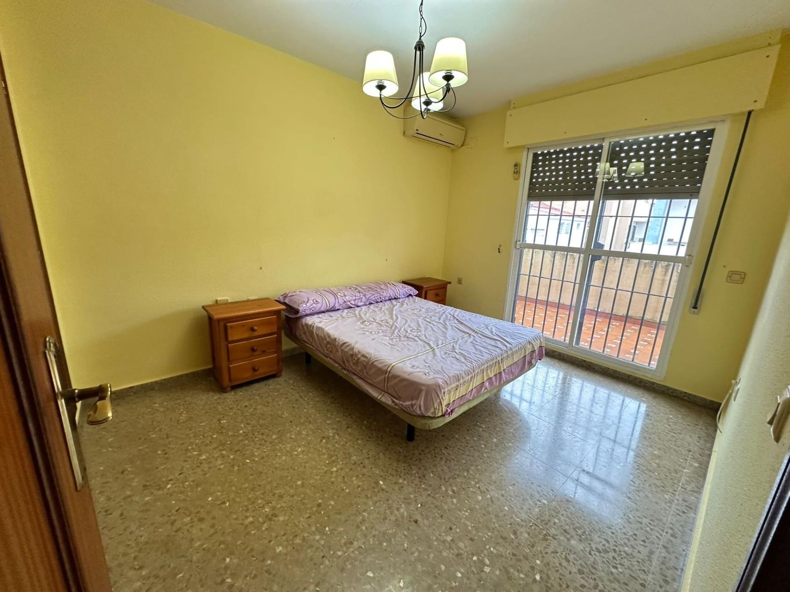 4 soveværelse Rækkehus til salg i La Linea de la Concepcion - € 280.000 (Ref: 9568637)