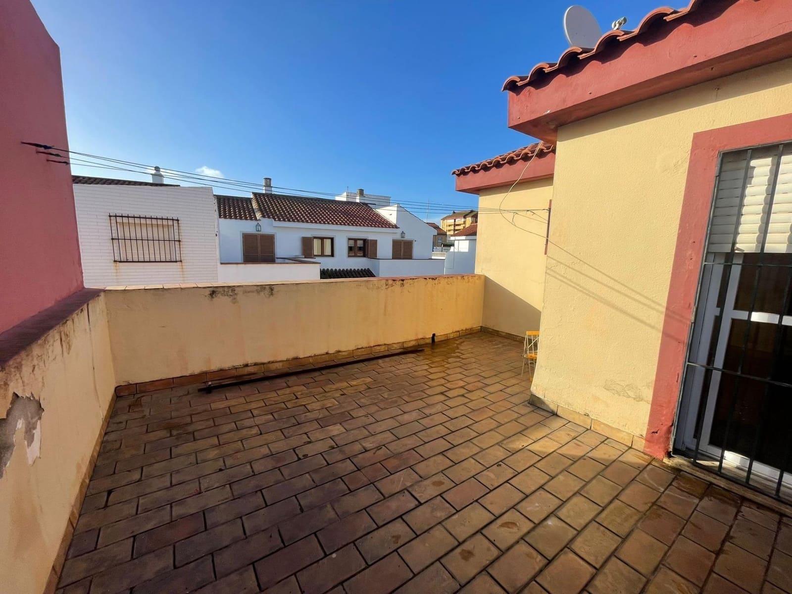 4 soveværelse Rækkehus til salg i La Linea de la Concepcion - € 280.000 (Ref: 9568637)