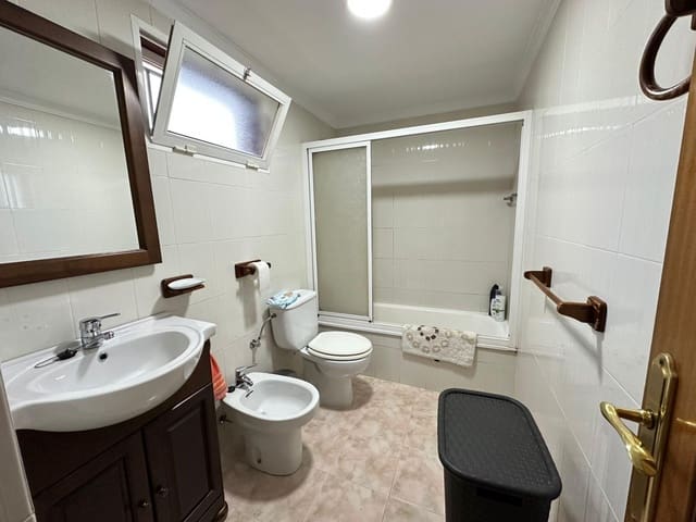 4 soveværelse Rækkehus til salg i La Línea de la Concepción - € 280.000 (Ref: 9568637)