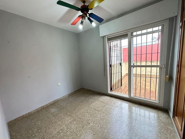 4 soveværelse Rækkehus til salg i La Línea de la Concepción - € 280.000 (Ref: 9568637)