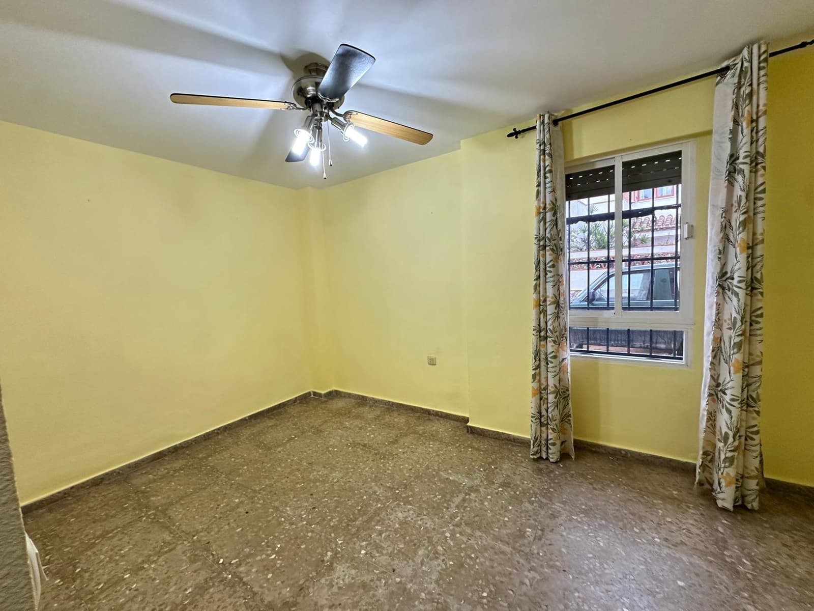 4 soveværelse Rækkehus til salg i La Linea de la Concepcion - € 280.000 (Ref: 9568637)