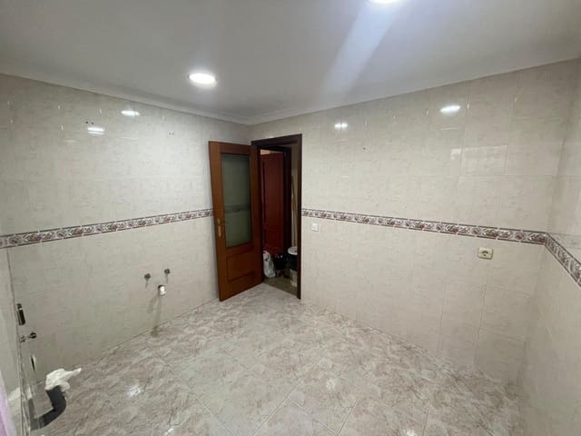 4 soveværelse Rækkehus til salg i La Línea de la Concepción - € 280.000 (Ref: 9568637)