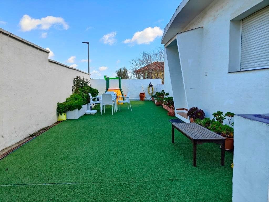 3 bedroom Villa for sale in Algeciras - € 330,000 (Ref: 9582940)