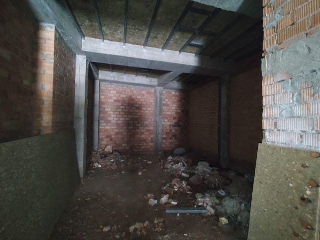 Kommersiell till salu i La Línea de la Concepción - 115 000 € (Ref: 9591262)