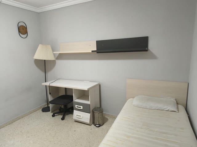 4 bedroom Flat for sale in Algeciras - € 185,000 (Ref: 9599529)