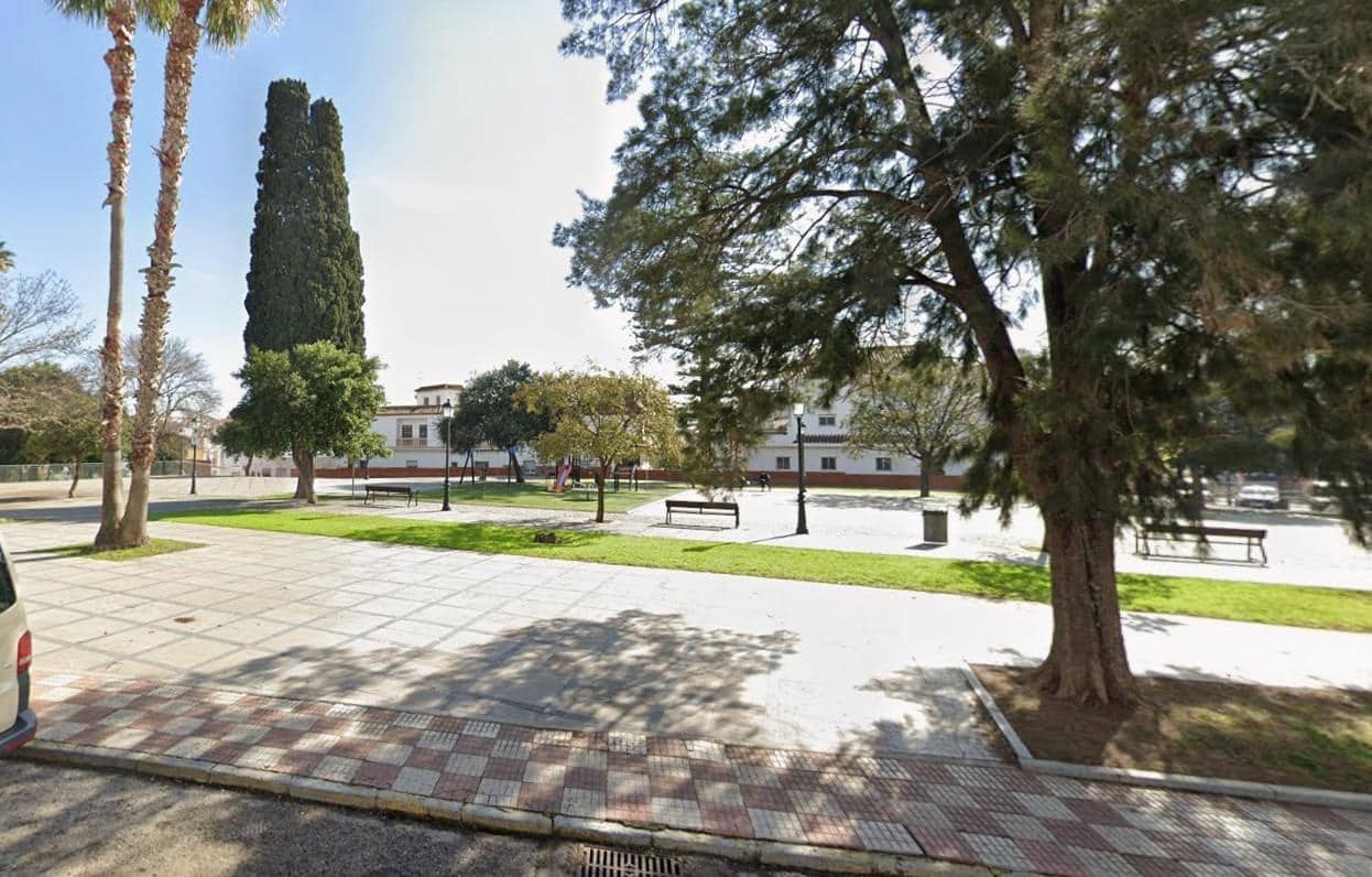 Adosado de 4 habitaciones en Los Barrios en venta - 162.500 € (Ref: 9608058)