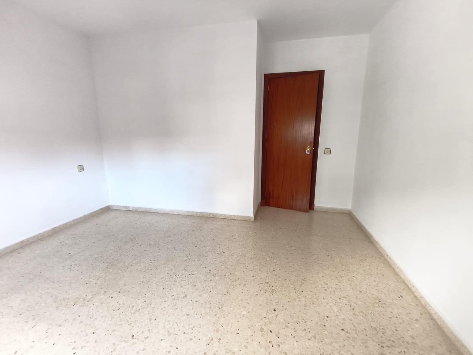 Adosado de 4 habitaciones en Los Barrios en venta - 162.500 € (Ref: 9608058)