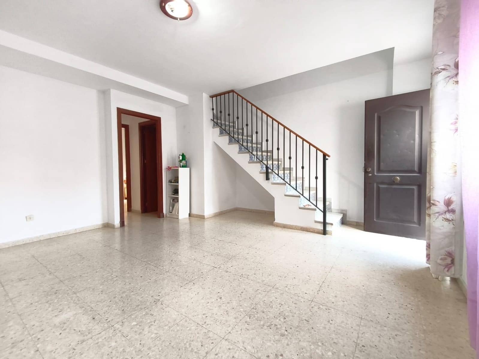 Adosado de 4 habitaciones en Los Barrios en venta - 162.500 € (Ref: 9608058)