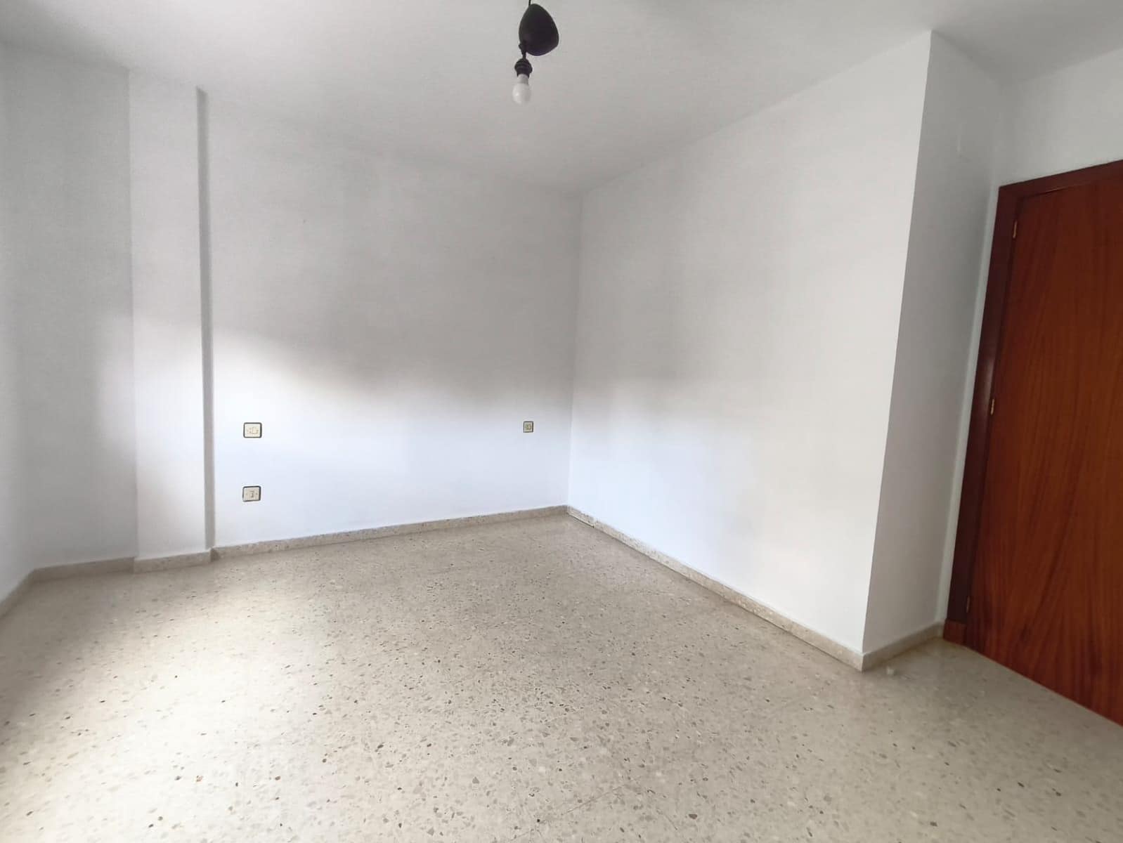 Adosado de 4 habitaciones en Los Barrios en venta - 162.500 € (Ref: 9608058)