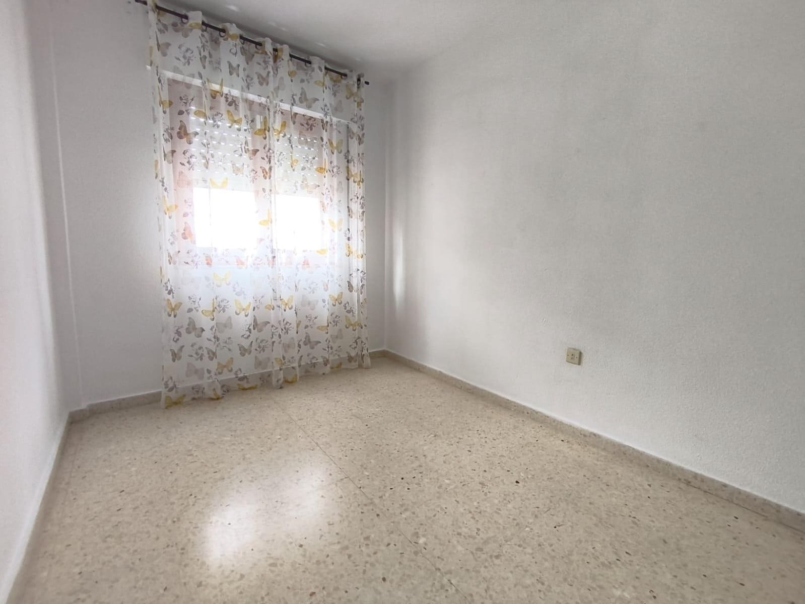 Adosado de 4 habitaciones en Los Barrios en venta - 162.500 € (Ref: 9608058)