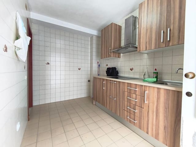 4 quarto Moradia em Banda para venda em Los Barrios - 162 500 € (Ref: 9608058)