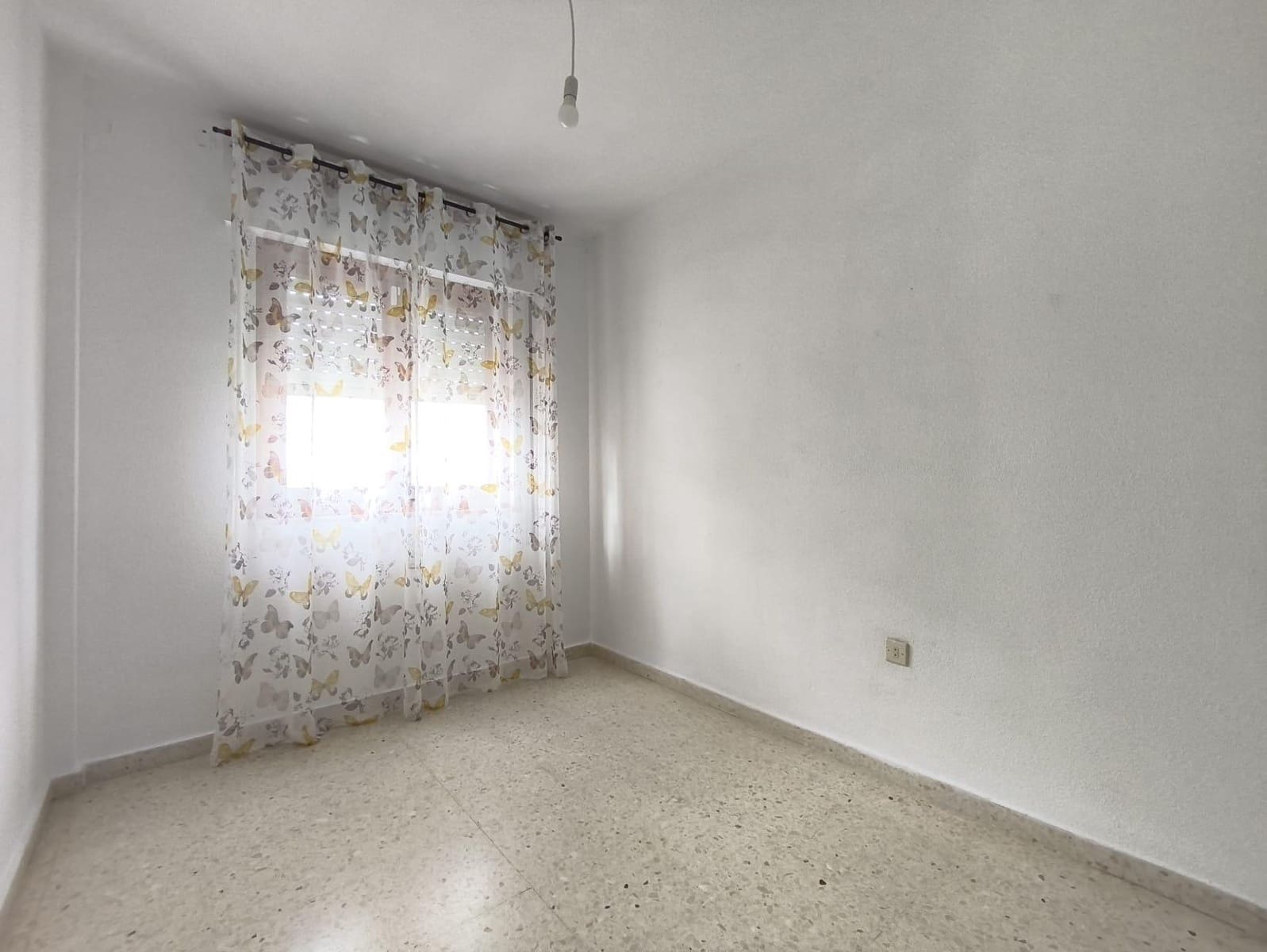 Adosado de 4 habitaciones en Los Barrios en venta - 162.500 € (Ref: 9608058)