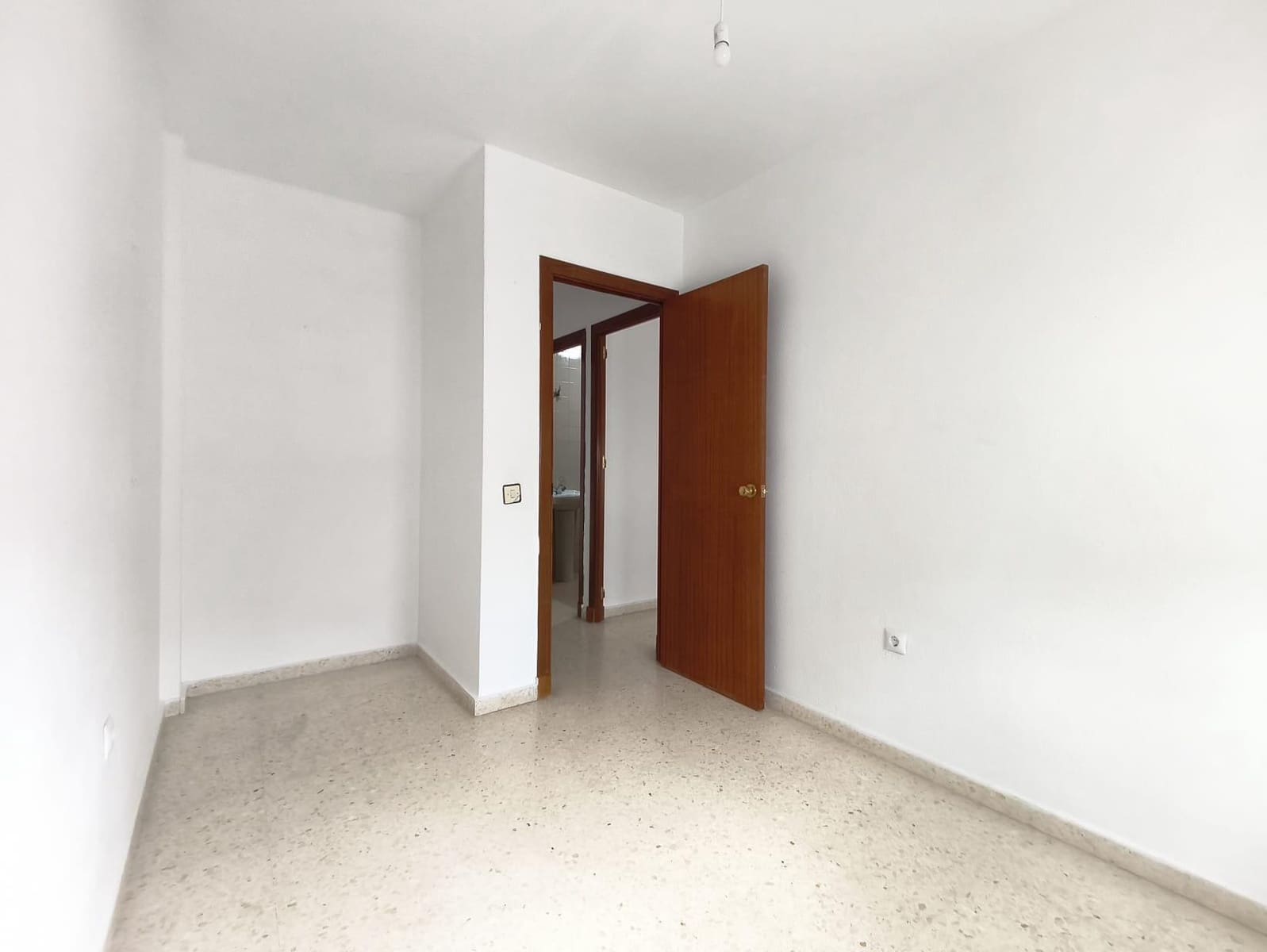 Adosado de 4 habitaciones en Los Barrios en venta - 162.500 € (Ref: 9608058)