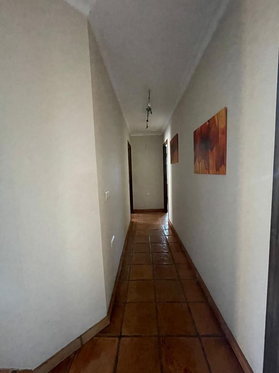 4 soveværelse Villa til salg i Algeciras med swimmingpool garage - € 520.000 (Ref: 9625555)