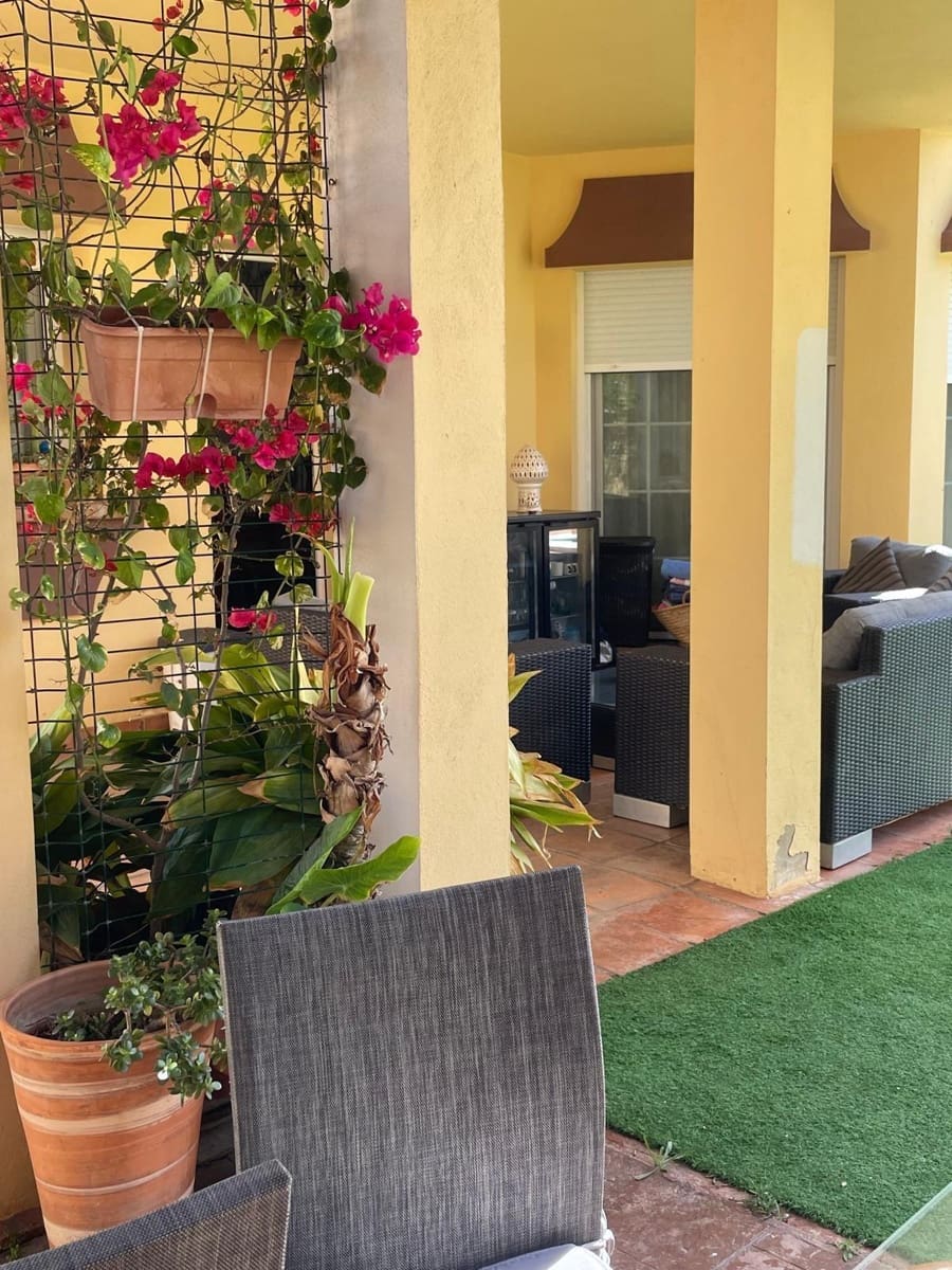 4 soveværelse Villa til salg i Algeciras med swimmingpool garage - € 520.000 (Ref: 9625555)