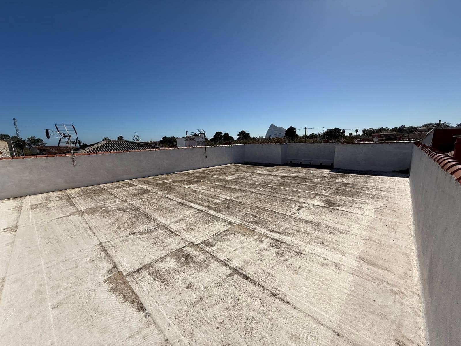 4 quarto Quinta/Casa Rural para venda em La Linea de la Concepcion com garagem - 297 000 € (Ref: 9625557)