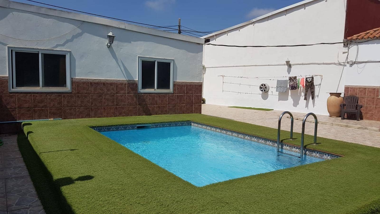 4 quarto Quinta/Casa Rural para venda em La Linea de la Concepcion com garagem - 297 000 € (Ref: 9625557)