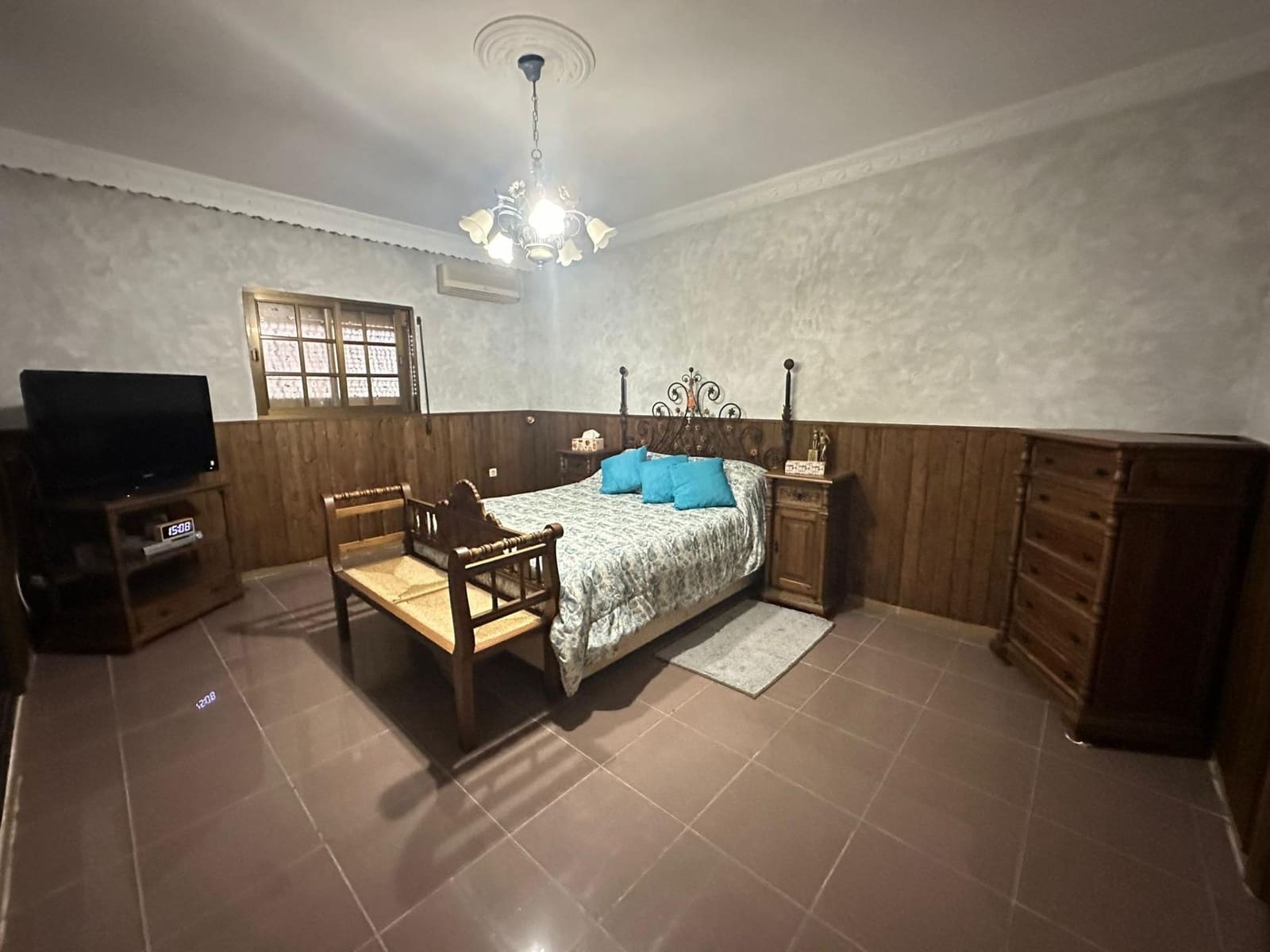 4 quarto Quinta/Casa Rural para venda em La Linea de la Concepcion com garagem - 297 000 € (Ref: 9625557)