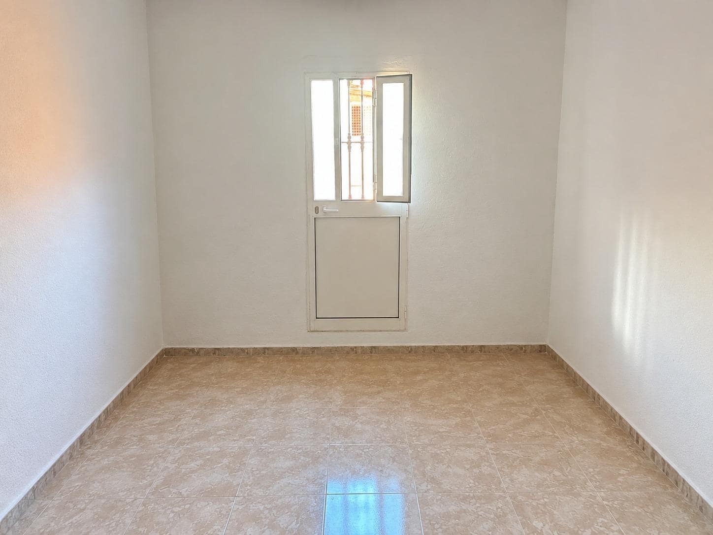 4 bedroom Finca/Country House for sale in La Linea de la Concepcion with garage - € 297,000 (Ref: 9625557)